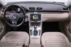 Volkswagen Passat Variant - 1.4 TSI Highline BlueMotion Automaat Stoelverwarming Alcantara/Stof Navi