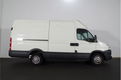 Iveco Daily - 35 S 15V 330 L2H2/146PK. Navi. Airco. Cruise. Trekhaak. 3zits - 1 - Thumbnail