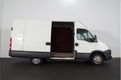 Iveco Daily - 35 S 15V 330 L2H2/146PK. Navi. Airco. Cruise. Trekhaak. 3zits - 1 - Thumbnail