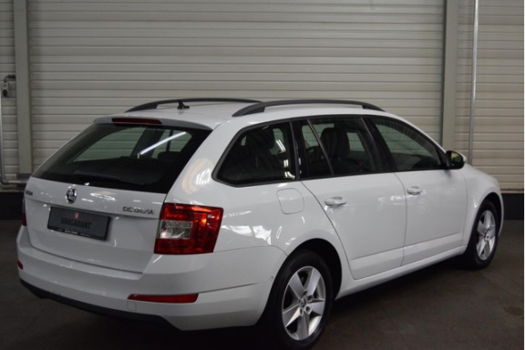 Skoda Octavia Combi - 1.2 TSI Greentech Ambition Businessline +NAVI/PARKEERSENSOREN/LMV - 1