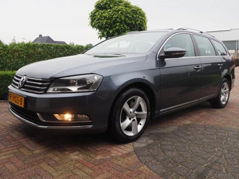 Volkswagen Passat Variant - 1.6 TDI Comfortline BlueMotion | Panoramadak | ACTIEPRIJS | ECC | Naviga - 1