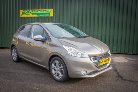 Peugeot 208 - 1.2 80pk Style Premium + Navi / Panoramdak / PDC / Schitterend - 1