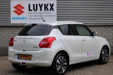 Suzuki Swift - 1.2 Stijl Smart Hybrid | Navigatie | Climate Control | Adaptive Cruise Control