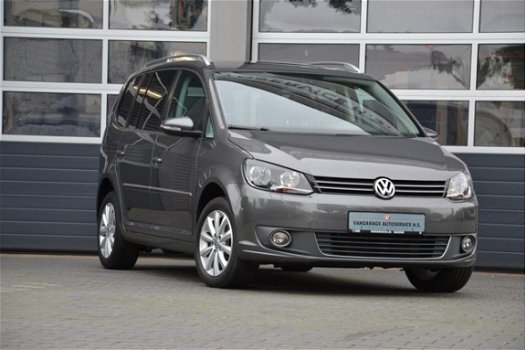 Volkswagen Touran - 1.4 TSI Highline BOVAG, AUTOMAAT, PANORAMA DAK, GARANTIE, PDC - 1