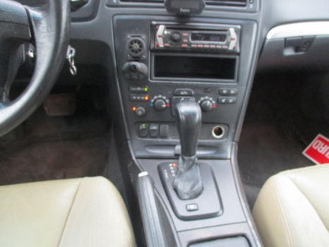 Volvo V70 - 2.4 D5 Geartronic Comfort Line - 1