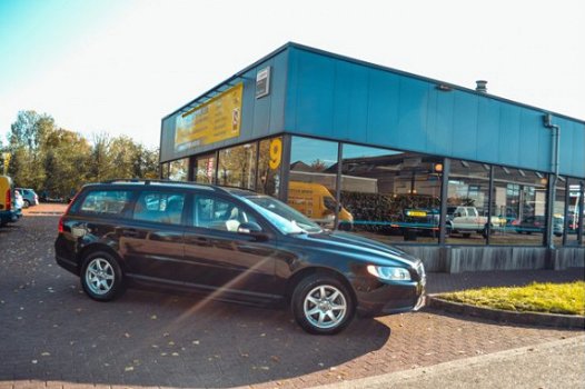 Volvo V70 - 2.0 Momentum 146PK/ AIRCO/ NAVIGATIE/ ECC/ LMV/ CV/ ETC - 1