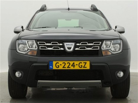 Dacia Duster - TCe 125 4x2 Prestige // Navi / Leder / Bluetooth / Cruise Control / Trekhaak - 1