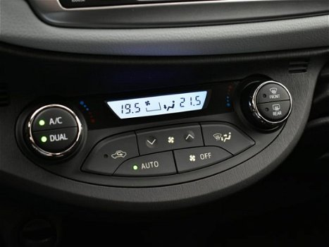 Toyota Yaris - 1.5 Full Hybrid Comfort // Climate Control / Camera / Dakdragers - 1