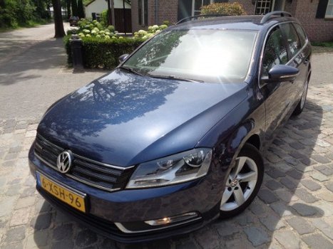 Volkswagen Passat Variant - 1.6 TDI BL.M. EX.ED.NAVI/ECC/LMV/PDC - 1