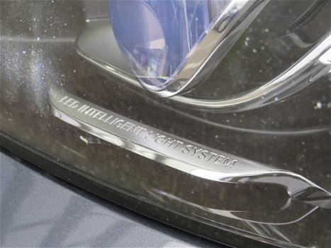 Mercedes-Benz C-klasse - 180 Edition Trekhaak Comfortstoel LED koplampen Navi Clima PDC Bluetoot - 1