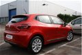 Renault Clio - TCe 100pk Zen nu met €. 2.000, - voorraad voordeel Navi / LM velgen / Bluetooth / Cru - 1 - Thumbnail