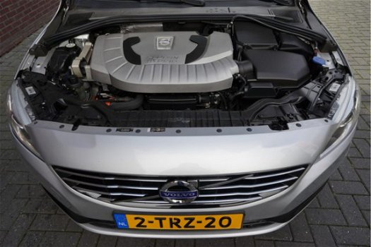 Volvo V60 - 2.4 D6 AWD Plug-In Hybrid Summum Xenon Pano Leder Navi EX BTW - 1