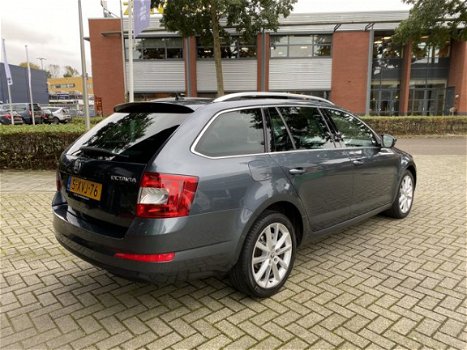 Skoda Octavia Combi - 1.6 TDI Elegance Businessline Automaat - 1