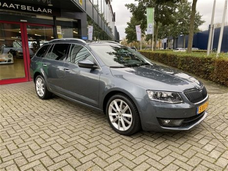 Skoda Octavia Combi - 1.6 TDI Elegance Businessline Automaat - 1