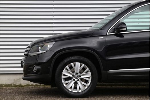 Volkswagen Tiguan - 1.4 TSI 122pk Life Sport&Style 17''lm Trekhaak 68 - 1