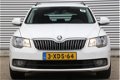 Skoda Superb Combi - 1.4 TSI 125pk Xenon Navigatie 16'' lm PDC 172 - 1 - Thumbnail