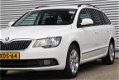 Skoda Superb Combi - 1.4 TSI 125pk Xenon Navigatie 16'' lm PDC 172 - 1 - Thumbnail