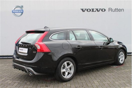 Volvo V60 - D3 150PK Automaat R-Design/ Navigatie/ Climat control - 1