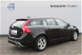 Volvo V60 - D3 150PK Automaat R-Design/ Navigatie/ Climat control - 1 - Thumbnail