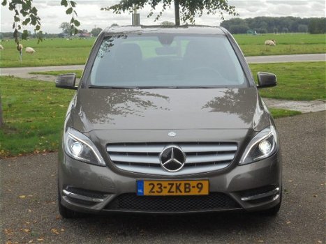 Mercedes-Benz B-klasse - 180 Avantgarde Select * Airco * Navi * Nw-Type * SALE - 1
