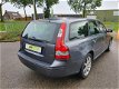 Volvo V50 - 2.4 140PK Exclusive Nieuwe APK, Nieuwe Distributieriem - 1 - Thumbnail