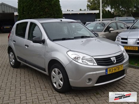 Dacia Sandero - 1.1 MPI 5-Deurs 2009 Grijs Trekhaak - 1