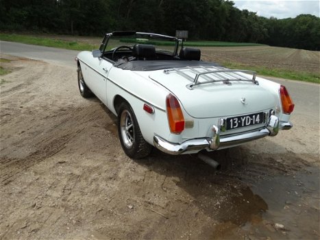 MG B type - Convertible - 1