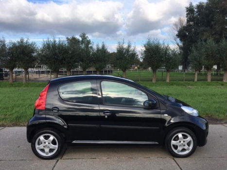 Peugeot 107 - 1.0-12V Sublime 77DKM 5DRS/AIRCO/ELEK PAK/RADIO-CD/NWE APK/NAP - 1