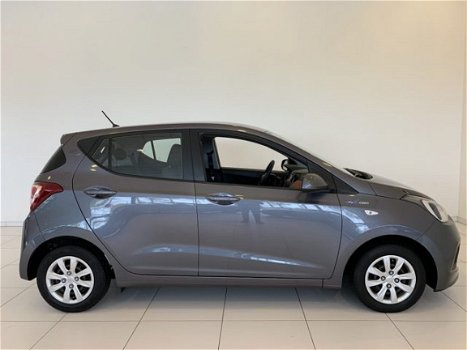 Hyundai i10 - 1.0i i-Motion Comf. Climate | Cruise | € 1.000, - Slooppremie - 1