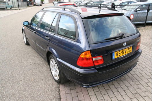 BMW 3-serie Touring - 320d Executive Airco Leer 2004 Trekhaak - 1