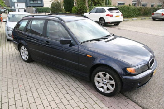 BMW 3-serie Touring - 320d Executive Airco Leer 2004 Trekhaak - 1