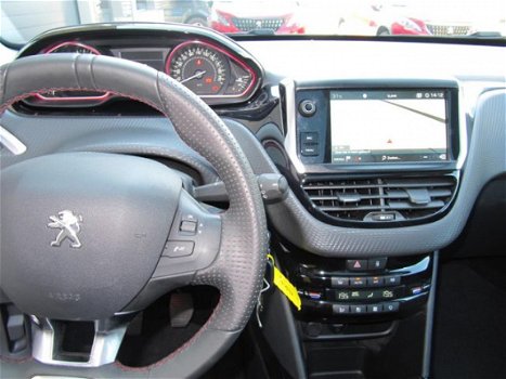 Peugeot 2008 - GT line 110 PK, Navigatie, ECC, 17 inch - 1