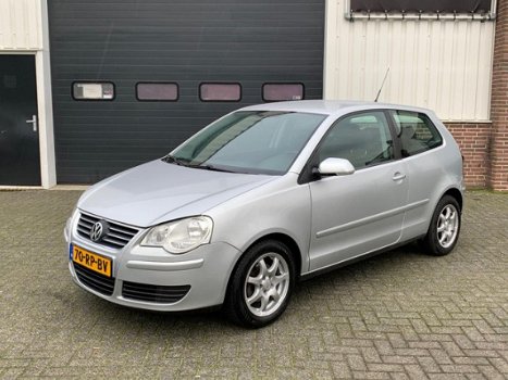 Volkswagen Polo - 1.4-16V Turijn /NWDISTR.RIEM/AIRCO/NAVIGATIE/NAP/DEALER ONDERHOUDEN/ - 1