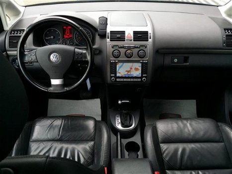Volkswagen Touran - 2.0 TDI Highline|Automaat| |NAVI|Leder|Distr.riem vervangen| - 1