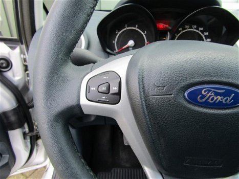 Ford Fiesta - 1.25 82pk Limited 5 Drs, Airco, Dealeronderhouden - 1