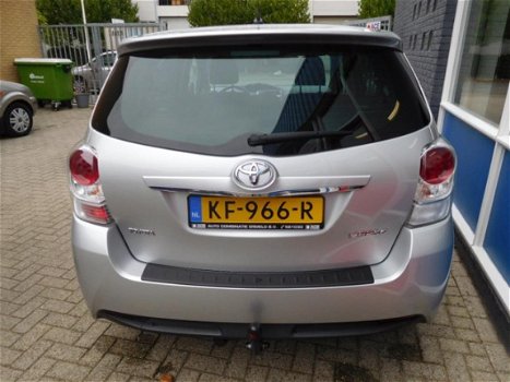 Toyota Verso - 1.8 VVT-i Business 7 persoons - trekhaak - navigatie - 1