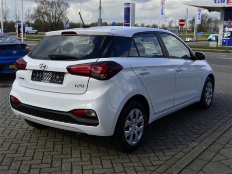 Hyundai i20 - nu met 1000, -euro Try and Buy Bonus - 1
