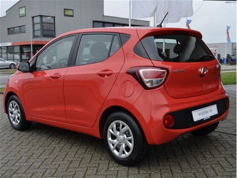 Hyundai i10 - 1.0i Comfort airco radio usb cruise centraal deurv cruise airco - 1