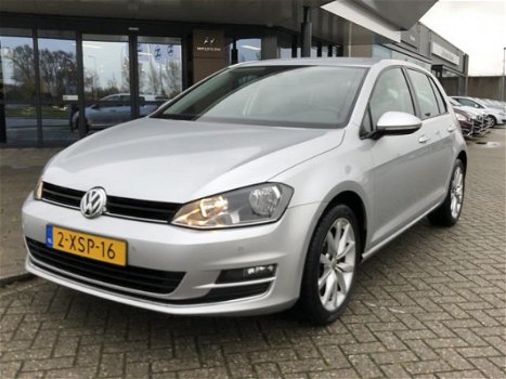 Volkswagen Golf - 1.2 TSI Highline navigatie clima automaat cruise p dc V+A trekha - 1