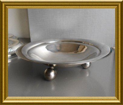 Mooi verzilverd schaaltje op bolpootjes // vintage silverplated dish - 1