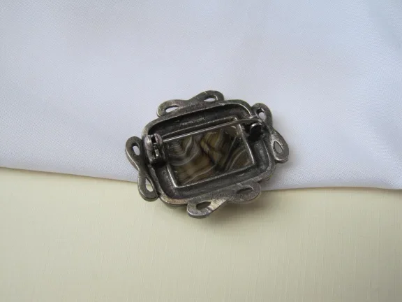 Broche Miracle zilverkleurig met bruin gestreepte glas steen 3.9x3.3 cm - Afbeelding 2