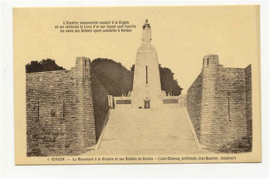 S012 Verdun / Monument Soldats / Frankrijk / Soldaten monument - 1