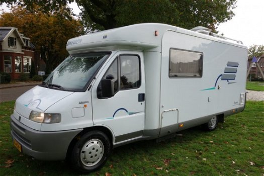 Hymer Tramp T654 Top-Indeling Vastbed 1999 - 2