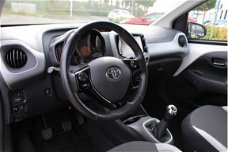 Toyota Aygo - 1.0 VVT-i x-play | Rijklaar | Camera | Airco | Bluetooth