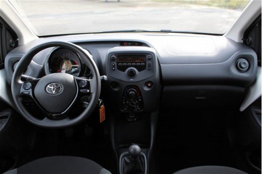 Toyota Aygo - 1.0 VVT-i x-fun | Rijklaar | Airco | 5-deurs | Bluetooth | USB/AUX | - 1