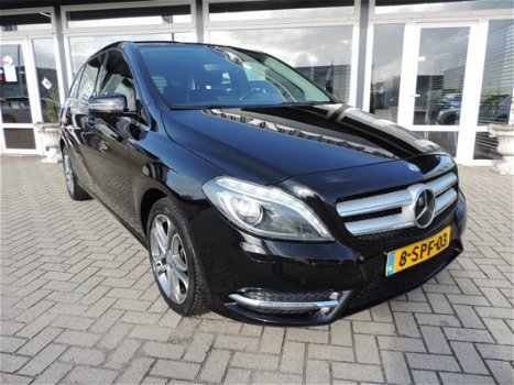 Mercedes-Benz B-klasse - 180 CDI Comfort 50 procent deal 6.975, - ACTIE Automaat / Half leer / Navi - 1