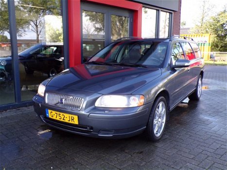 Volvo V70 - 2.5T AWD Edition Classic Supernette auto - 1