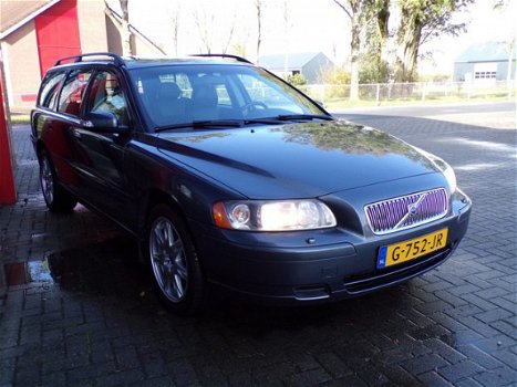 Volvo V70 - 2.5T AWD Edition Classic Supernette auto - 1