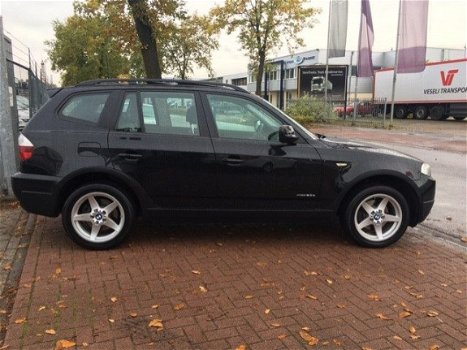 BMW X3 - 2.0d X-Drive High Executive Automaat Airco/ECC, Navigatie, Panoramadak - 1