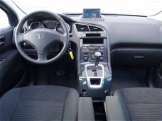 Peugeot 5008 - 1.6 e-HDi Executive Aut- 7 persoons- Panodak - Navi - Camera - ECC
